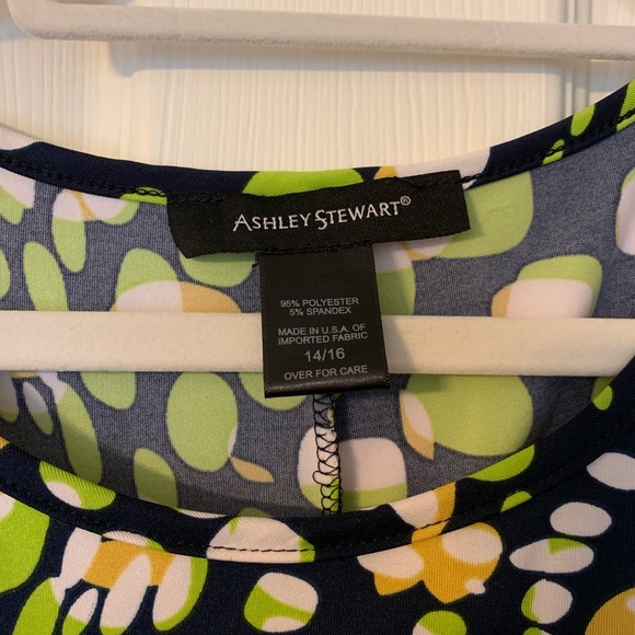 Fun spring dress - Picture 3 of 3